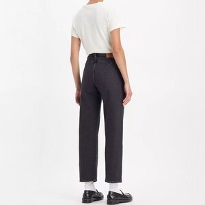 SOLD Levi’s Ribcage Straight Ankle Jeans